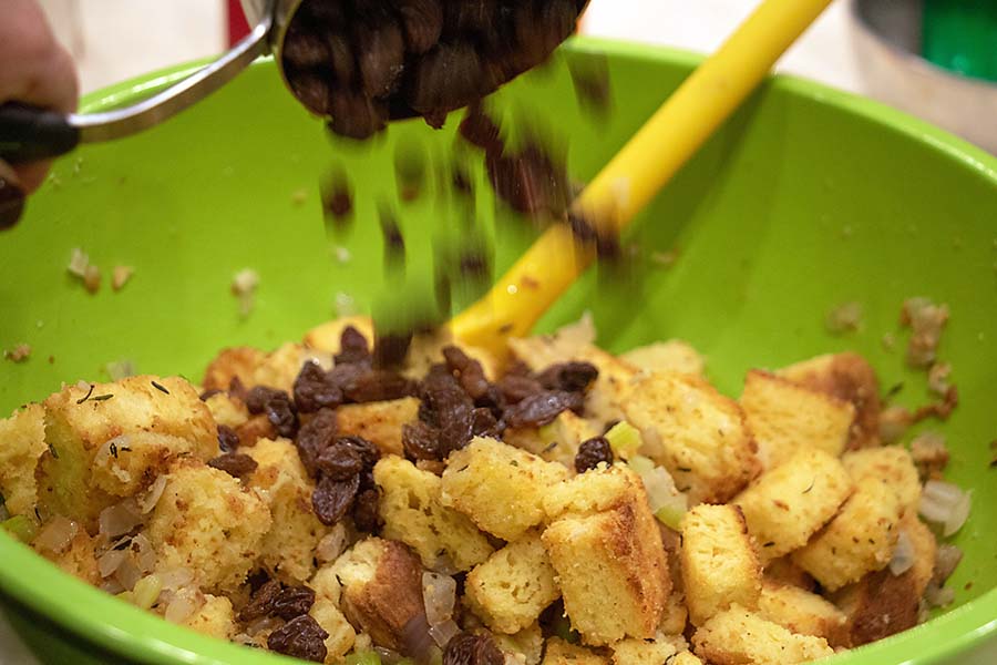 Raisin Bread Stuffing with Cranberries the chef mimi blog